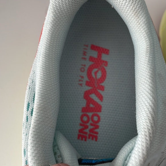 Hoka Clifton 7 - Like New - Picture 6 of 8